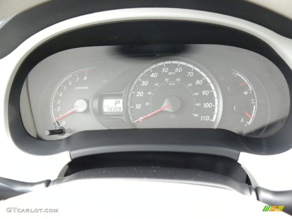2011 Sienna LE - Salsa Red Pearl / Light Gray photo #21