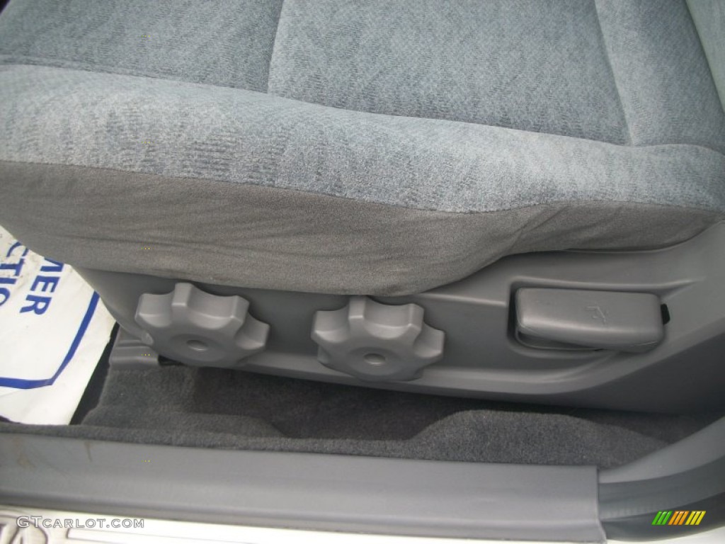 2006 Optima LX - White / Gray photo #10
