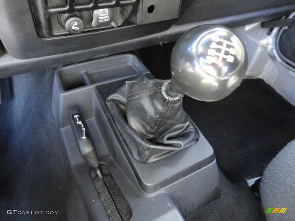 2005 Jeep Wrangler SE 4x4 6 Speed Manual Transmission Photo #60034058
