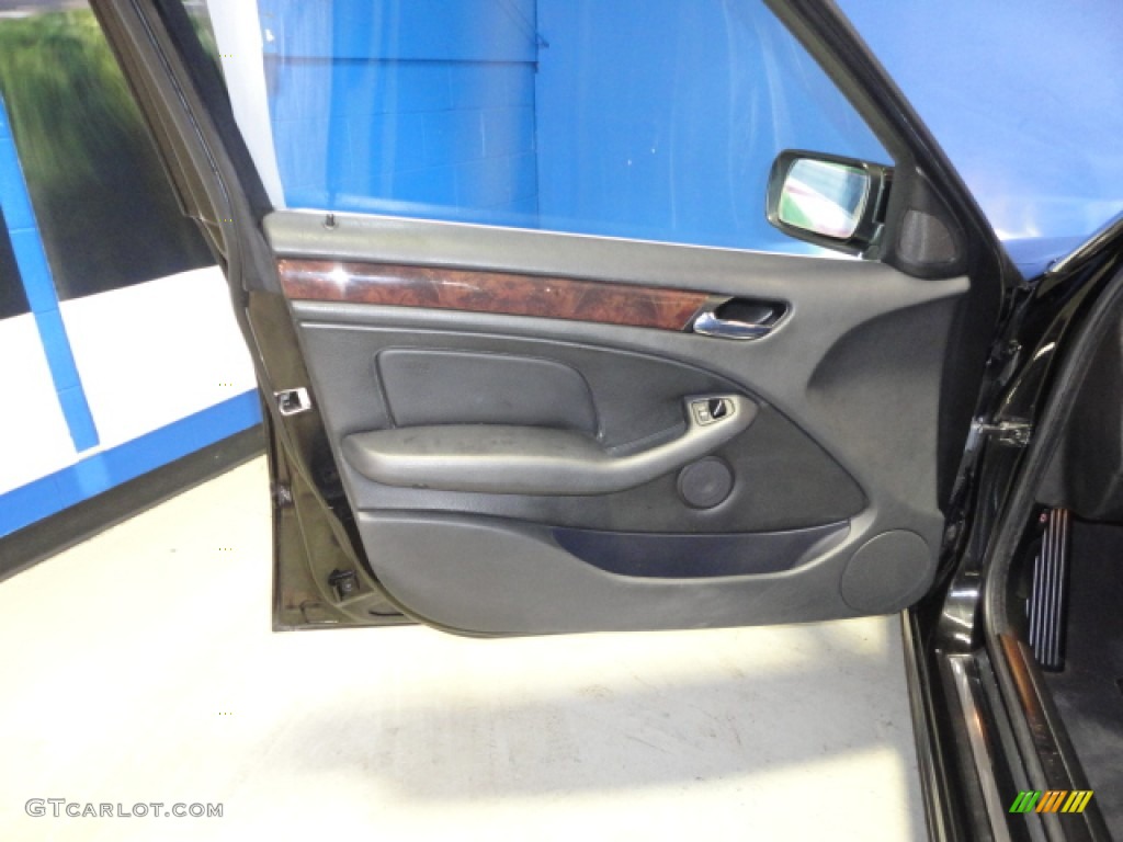 2001 3 Series 325i Wagon - Jet Black / Black photo #12