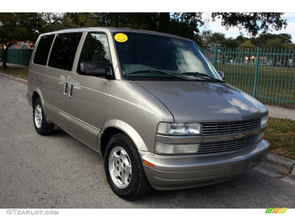 2004 Astro LS Passenger Van - Light Pewter Metallic / Neutral photo #12