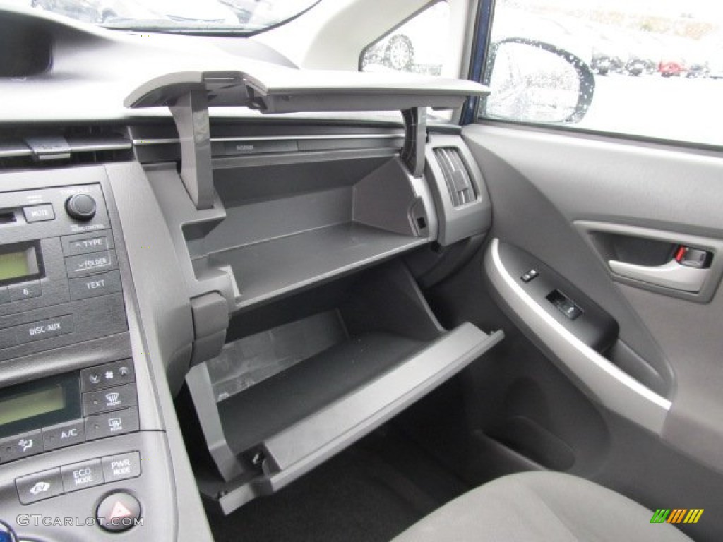 2011 Toyota Prius Hybrid II Glove Box Photo #60043168