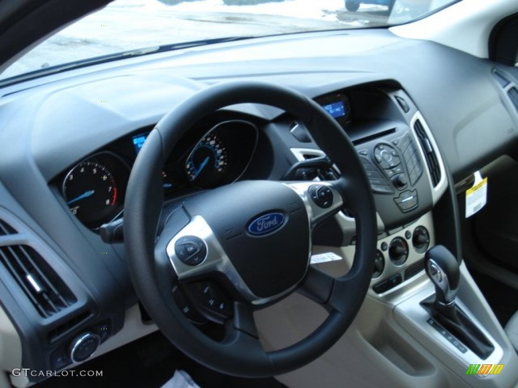 2012 Focus SE 5-Door - Sonic Blue Metallic / Stone photo #10