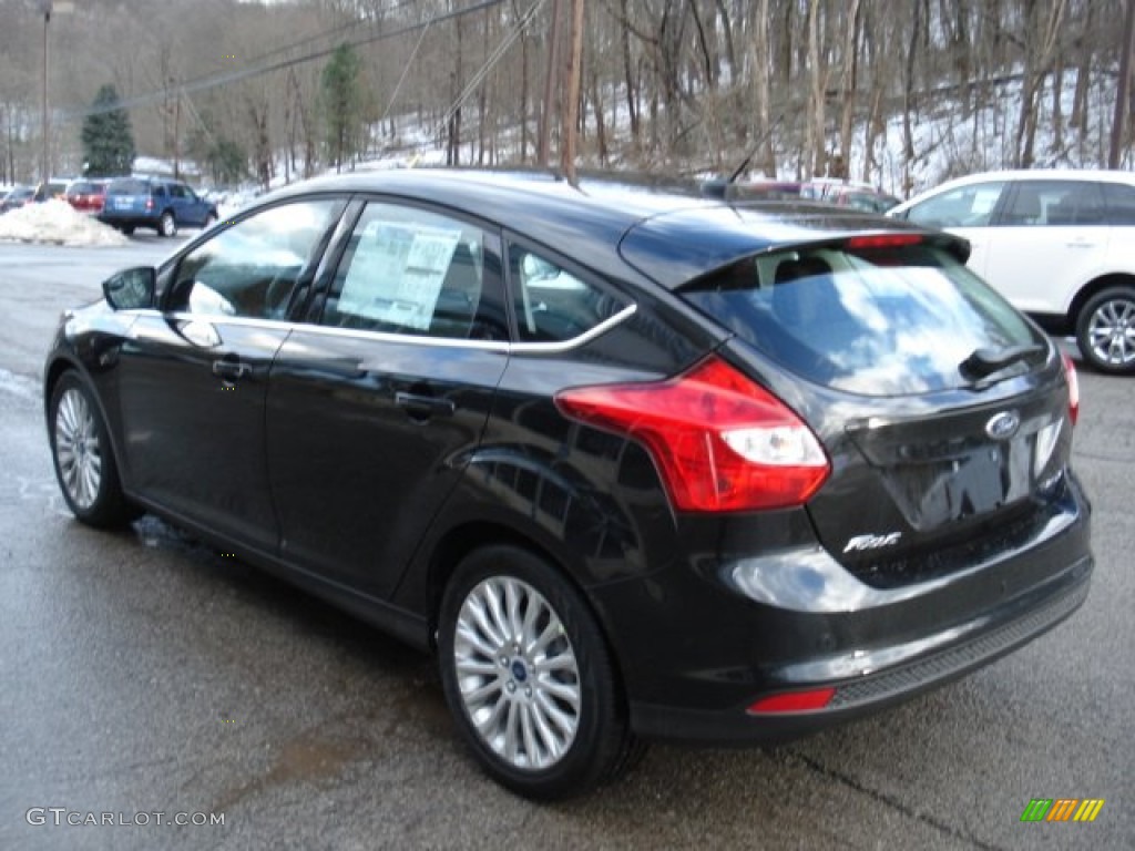 2012 Focus Titanium 5-Door - Tuxedo Black Metallic / Charcoal Black photo #6