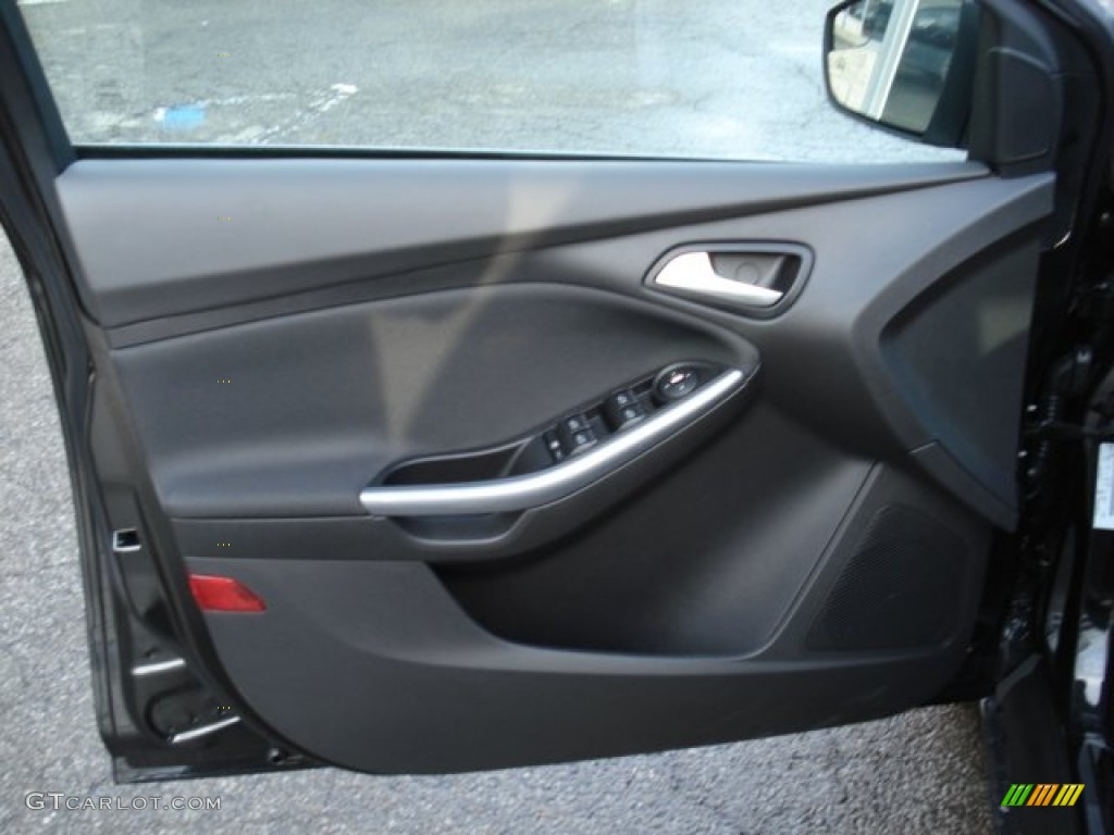 2012 Ford Focus Titanium 5-Door Charcoal Black Door Panel Photo #60044258