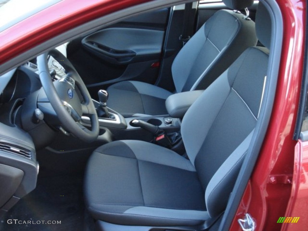 2012 Focus SE Sedan - Red Candy Metallic / Charcoal Black photo #11