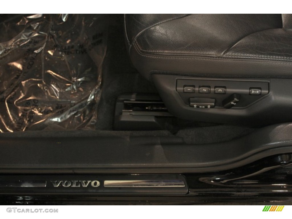 2006 S60 2.5T AWD - Black / Graphite photo #8