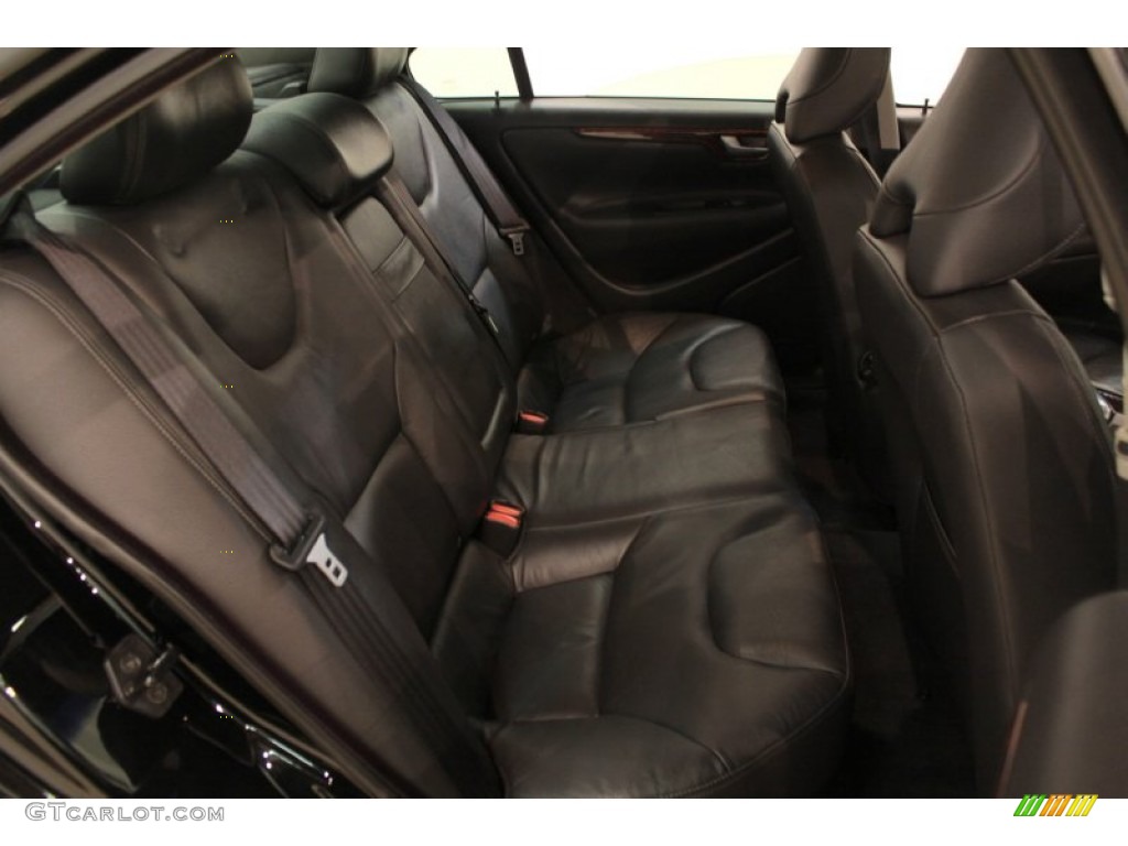 2006 S60 2.5T AWD - Black / Graphite photo #16