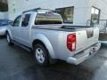 2006 Radiant Silver Nissan Frontier LE Crew Cab 4x4  photo #2