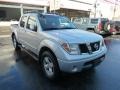 2006 Radiant Silver Nissan Frontier LE Crew Cab 4x4  photo #6