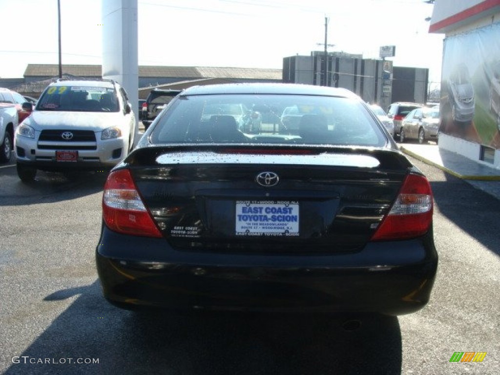 2004 Camry LE - Black / Dark Charcoal photo #5