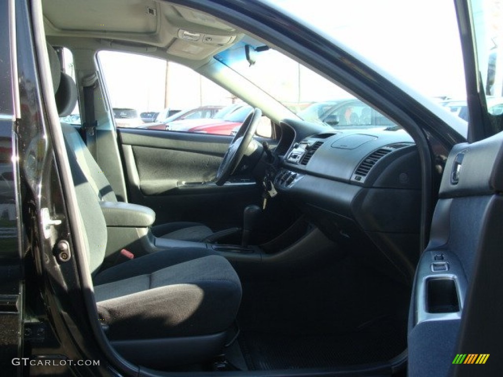 2004 Camry LE - Black / Dark Charcoal photo #8
