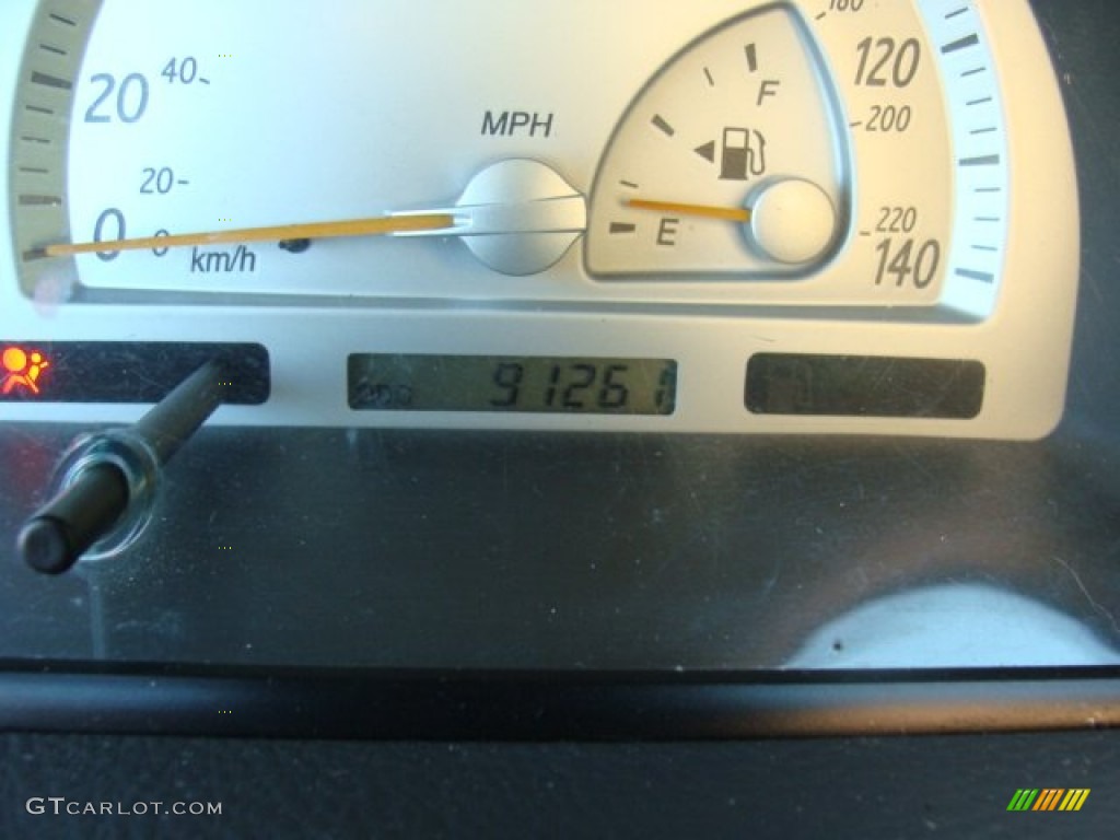 2004 Camry LE - Black / Dark Charcoal photo #10