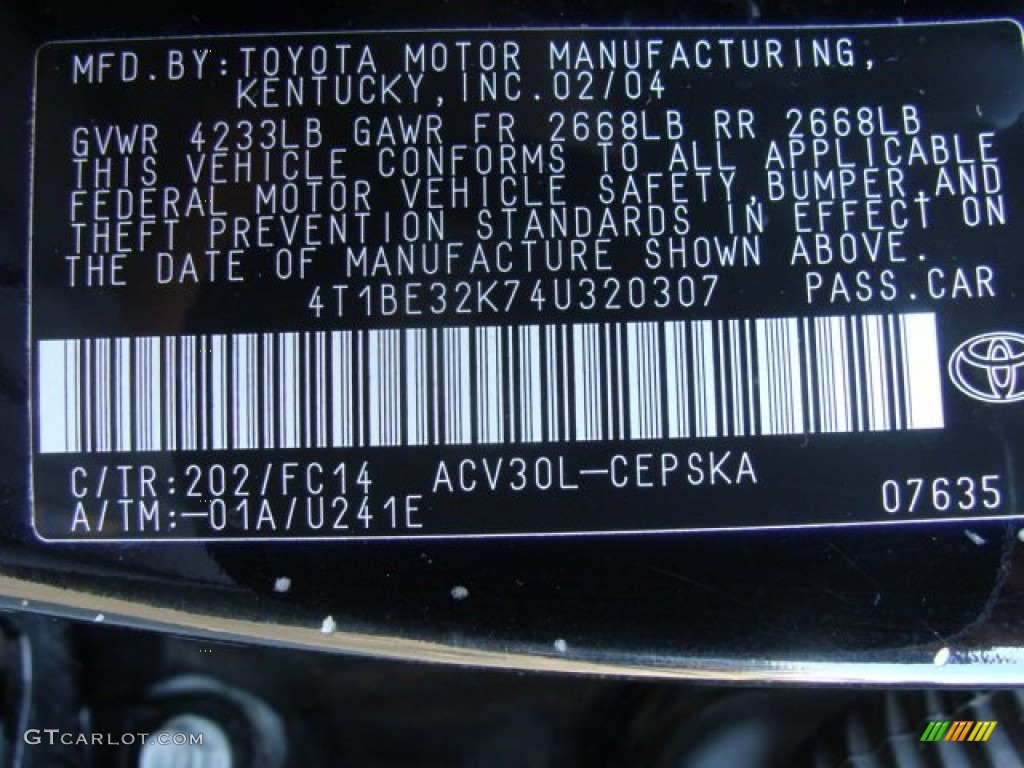 2004 Camry LE - Black / Dark Charcoal photo #15