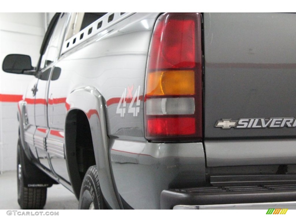 2002 Silverado 2500 LS Extended Cab 4x4 - Medium Charcoal Gray Metallic / Graphite photo #23