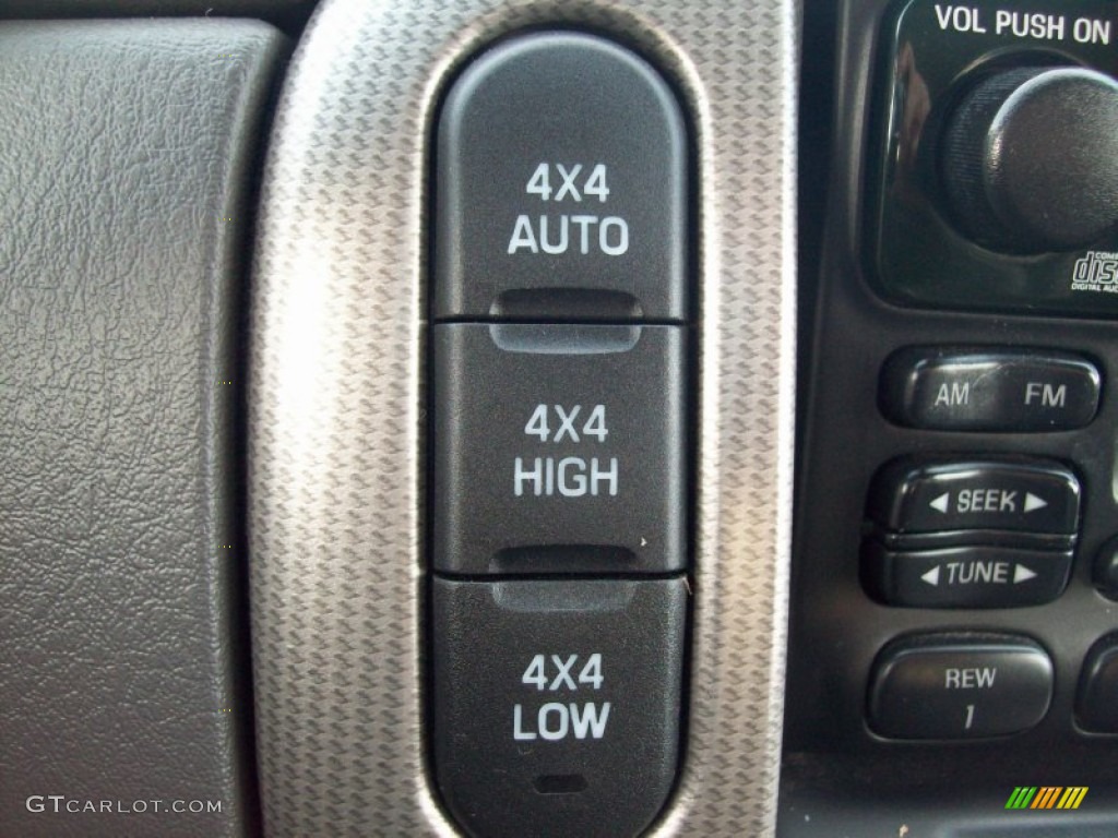 2004 Ford Explorer XLT 4x4 Controls Photo #60054451