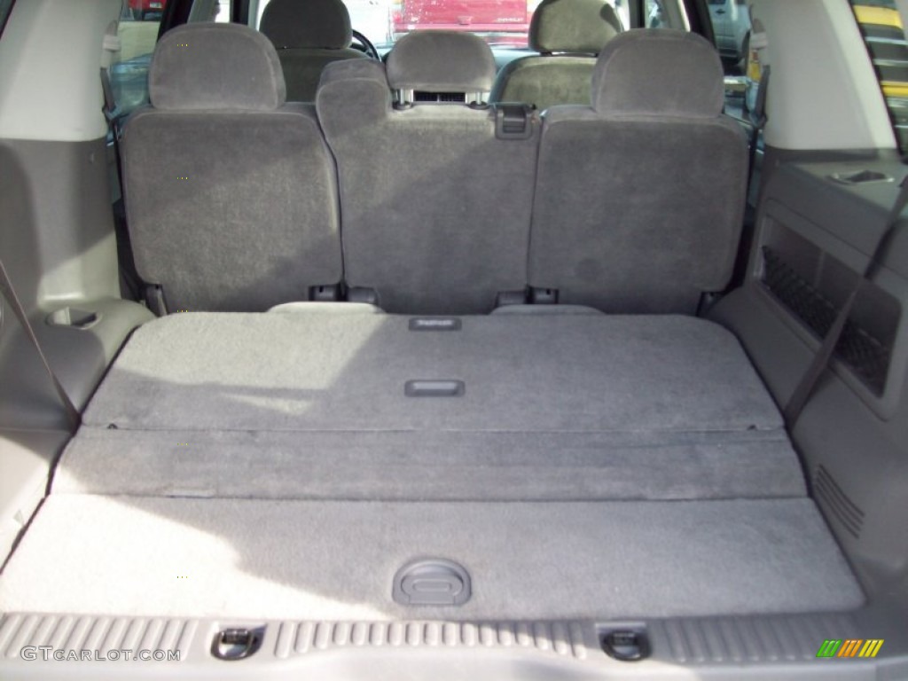 2004 Ford Explorer XLT 4x4 Trunk Photo #60054556