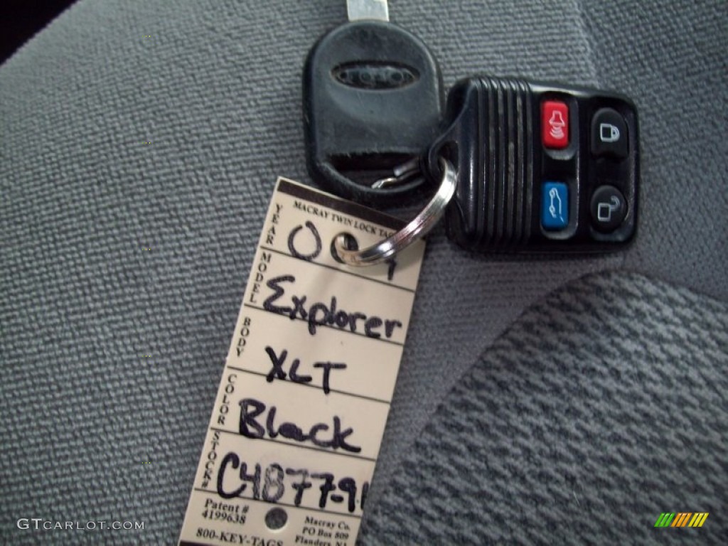 2004 Ford Explorer XLT 4x4 Keys Photo #60054589