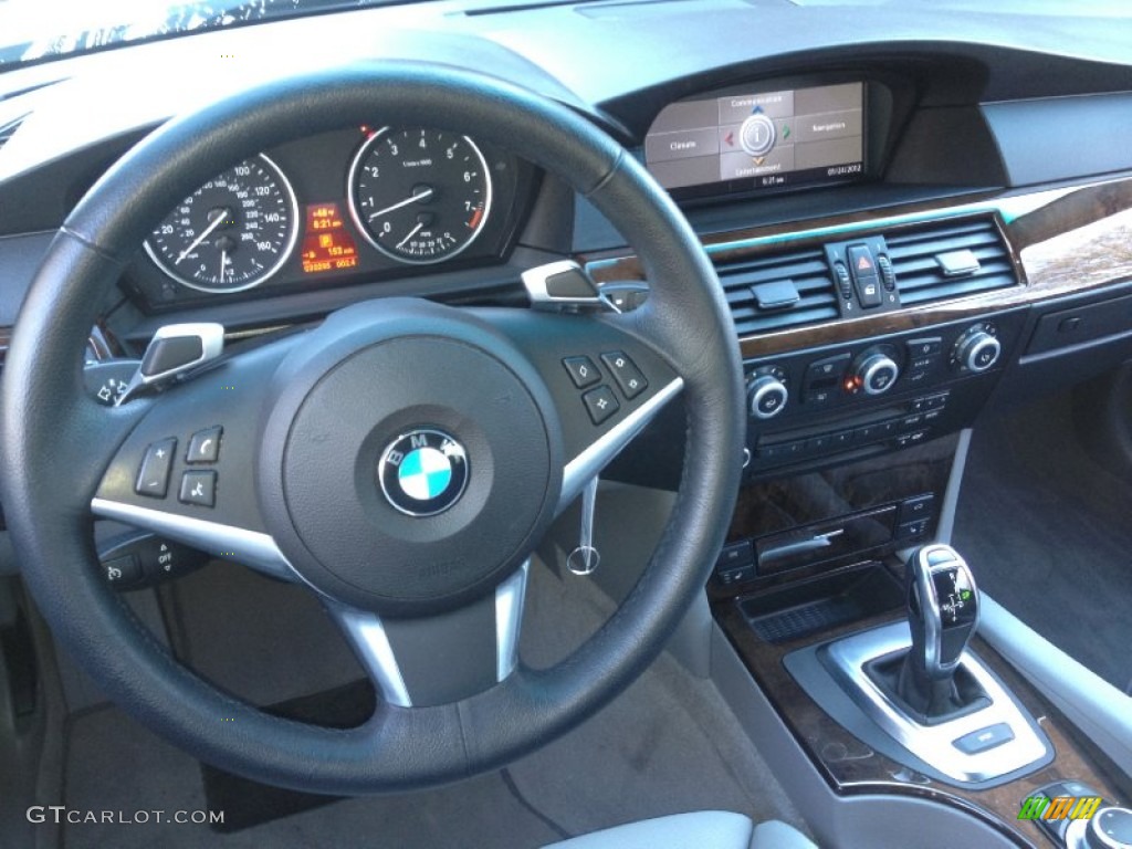 2009 BMW 5 Series 535i Sedan Grey Dakota Leather Steering Wheel Photo #60057397
