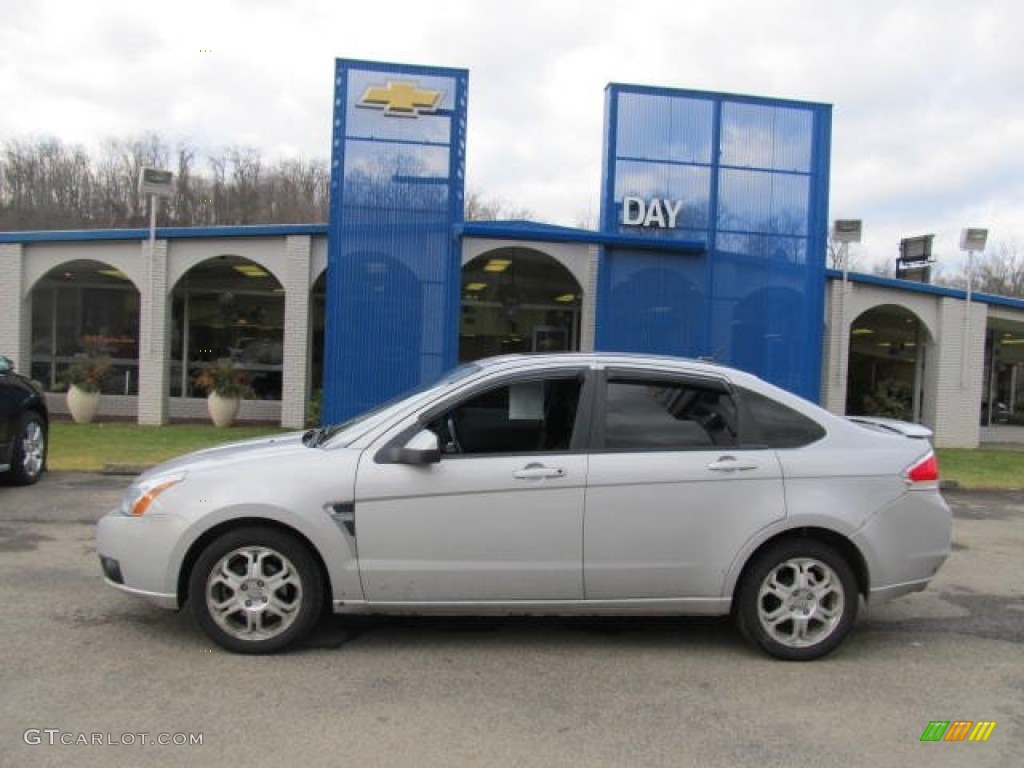 2008 Focus SES Sedan - Silver Frost Metallic / Charcoal Black photo #2