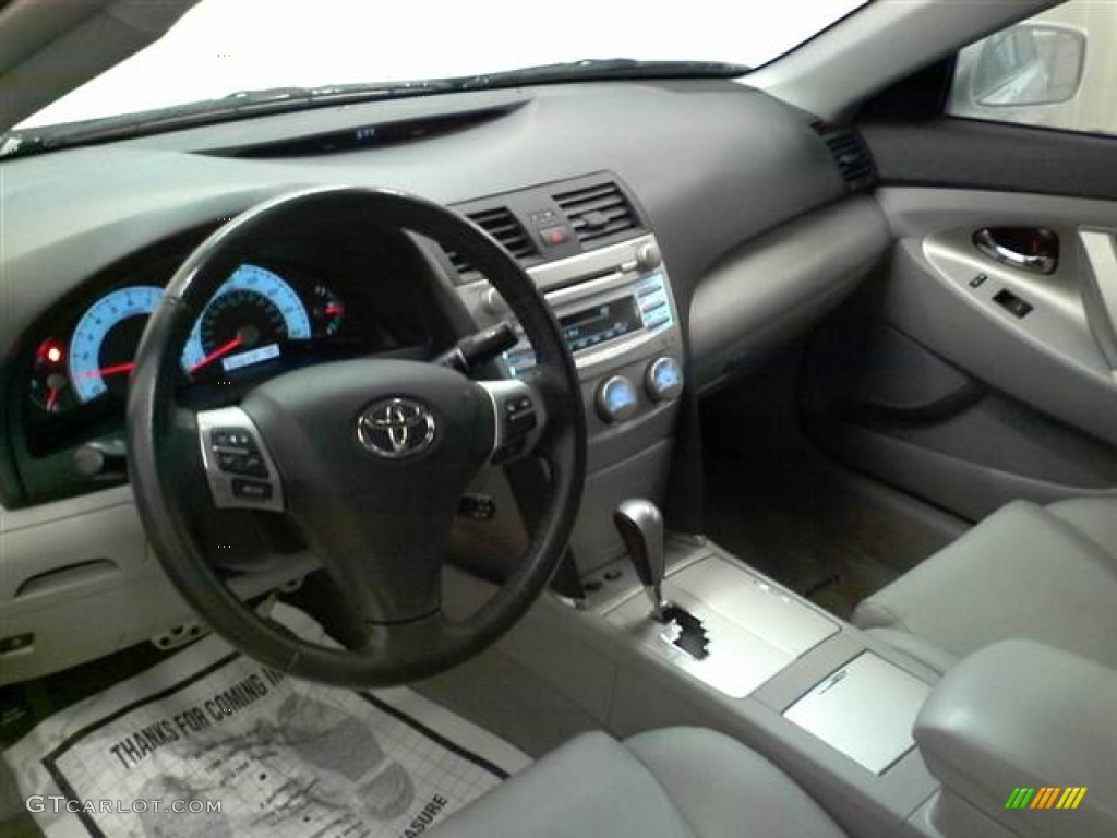 2010 Camry SE V6 - Super White / Ash Gray photo #13