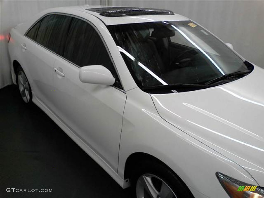 2010 Camry SE V6 - Super White / Ash Gray photo #20