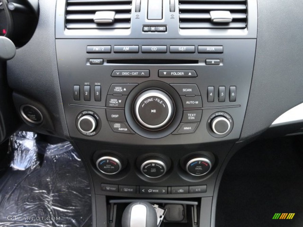 2012 Mazda MAZDA3 s Touring 5 Door Controls Photo #60060822