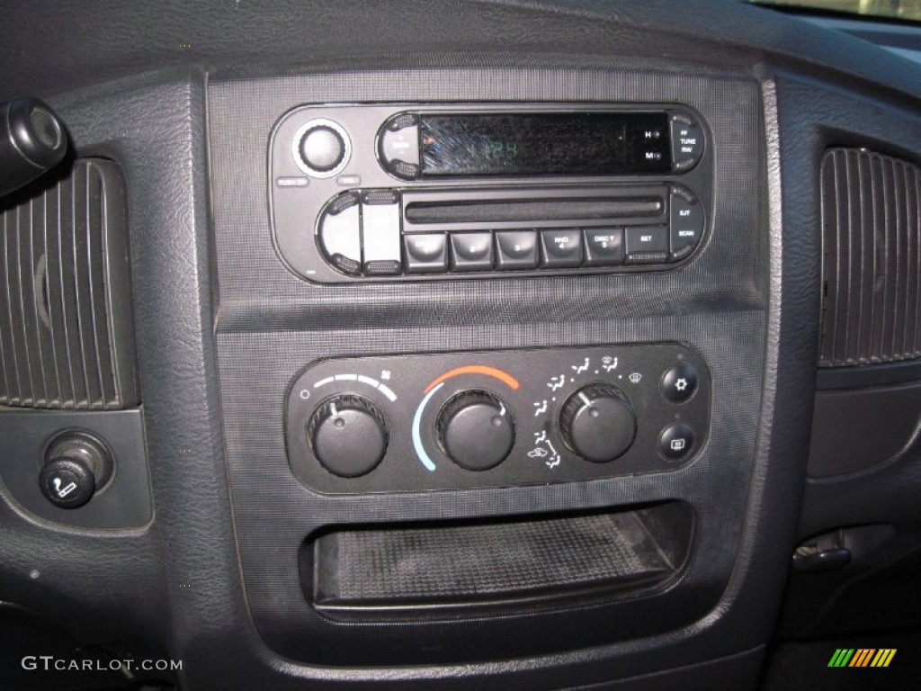 2005 Dodge Ram 1500 SLT Quad Cab 4x4 Controls Photo #60063462
