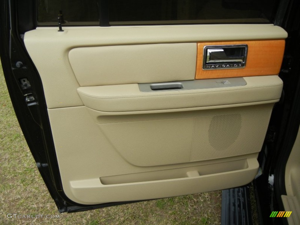 2008 Lincoln Navigator L Elite Camel/Sand Piping Door Panel Photo #60064749