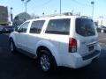 Avalanche White - Pathfinder SE 4x4 Photo No. 4