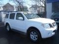 Avalanche White - Pathfinder SE 4x4 Photo No. 7