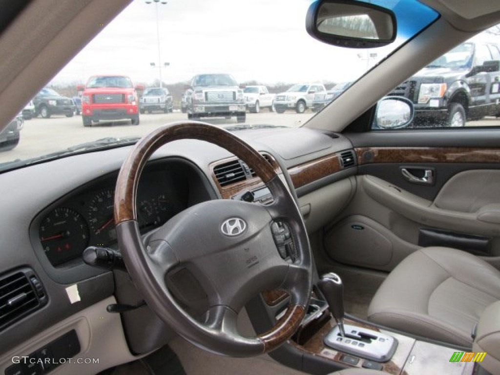 2004 XG350 L Sedan - Celadon Green Metallic / Beige photo #13