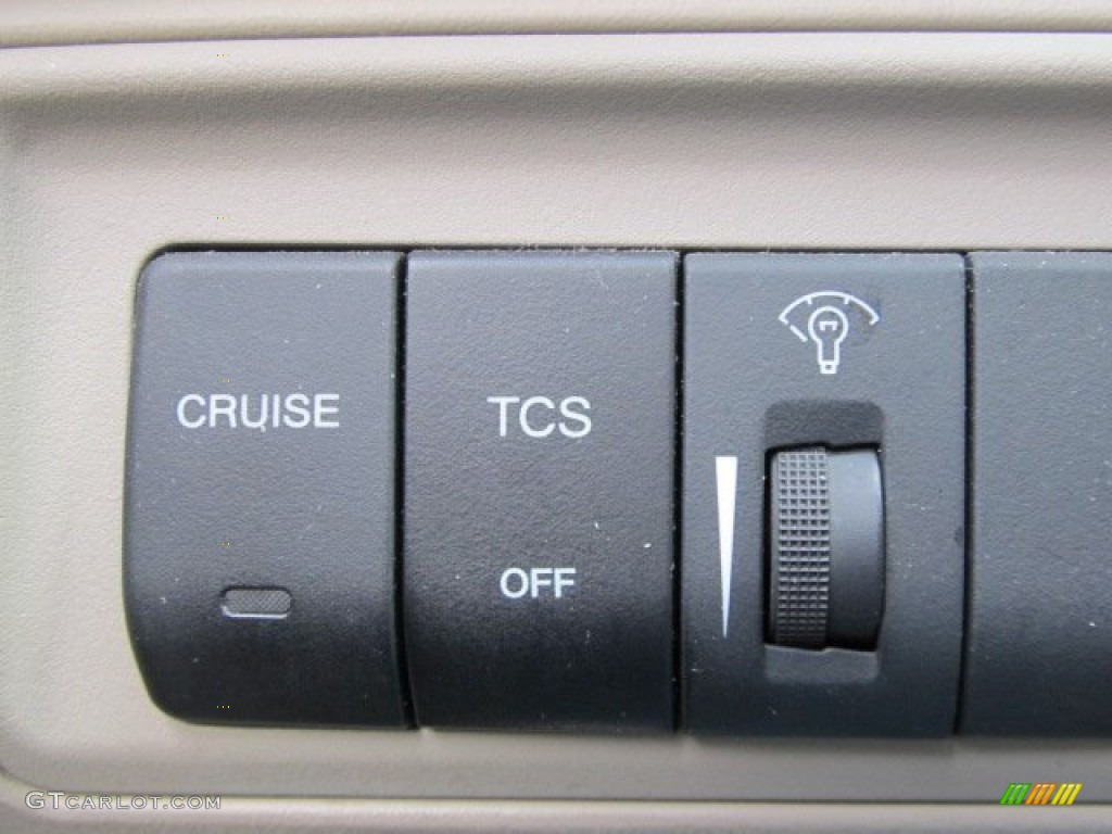 2004 XG350 L Sedan - Celadon Green Metallic / Beige photo #22