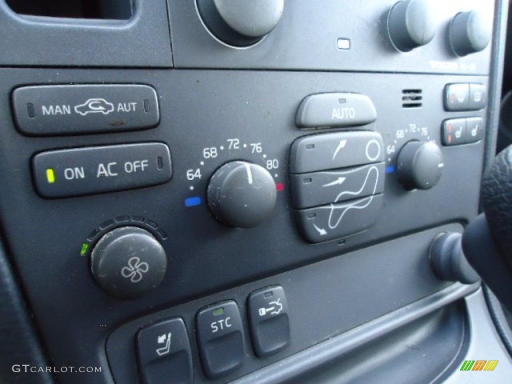 2003 Volvo S80 2.9 Controls Photo #60078186