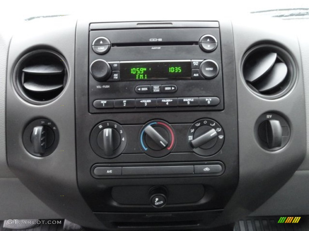 2007 Ford F150 STX Regular Cab 4x4 Controls Photo #60081069