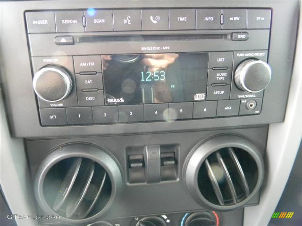 2007 Jeep Wrangler Rubicon 4x4 Audio System Photo #60082167
