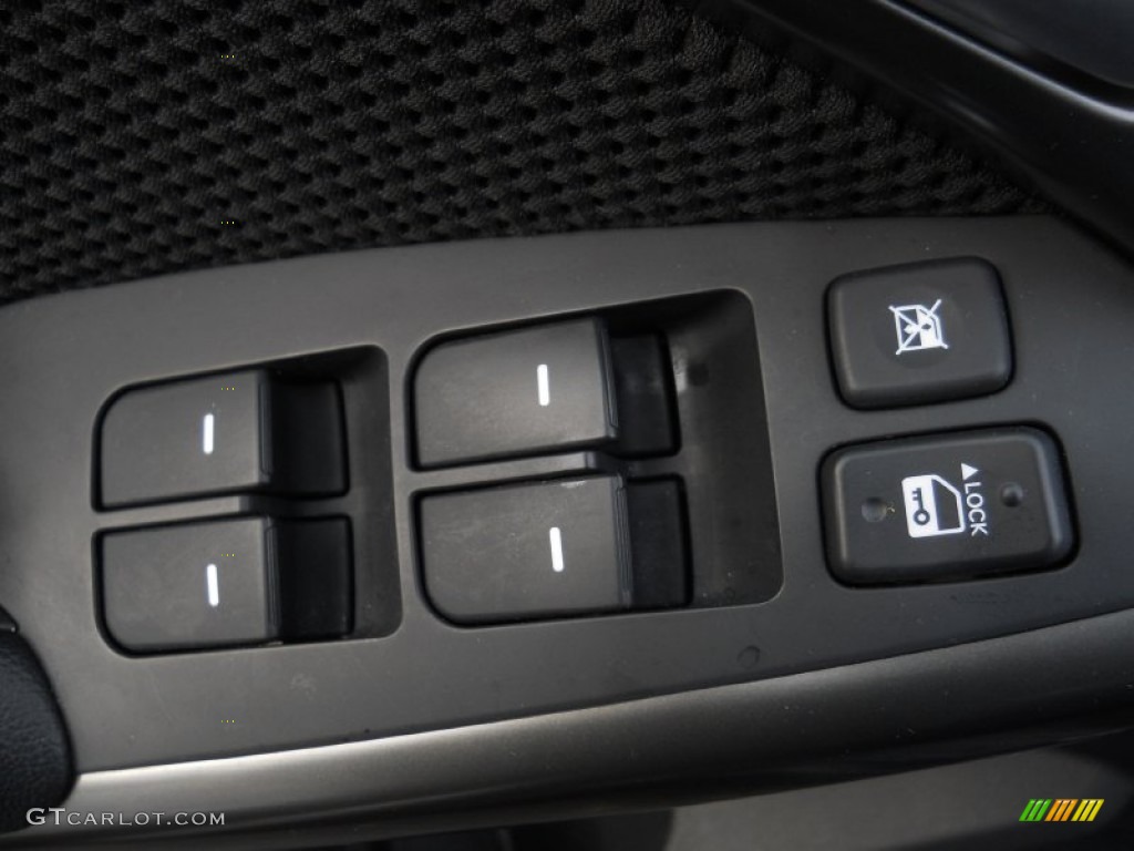 2011 Kia Forte SX 5 Door Controls Photo #60082896