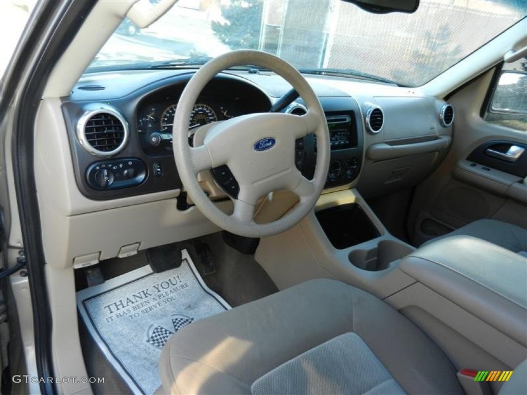 2003 Expedition XLT 4x4 - Arizona Beige Metallic / Medium Parchment photo #38