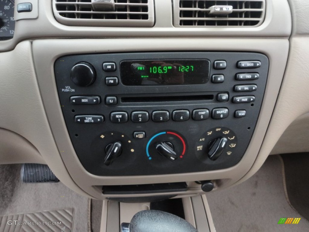 2006 Ford Taurus SE Controls Photo #60088674