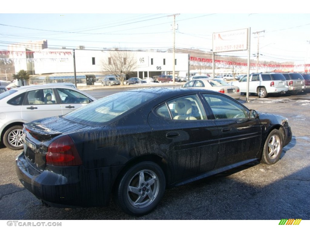 2004 Grand Prix GT Sedan - Black / Dark Taupe photo #4