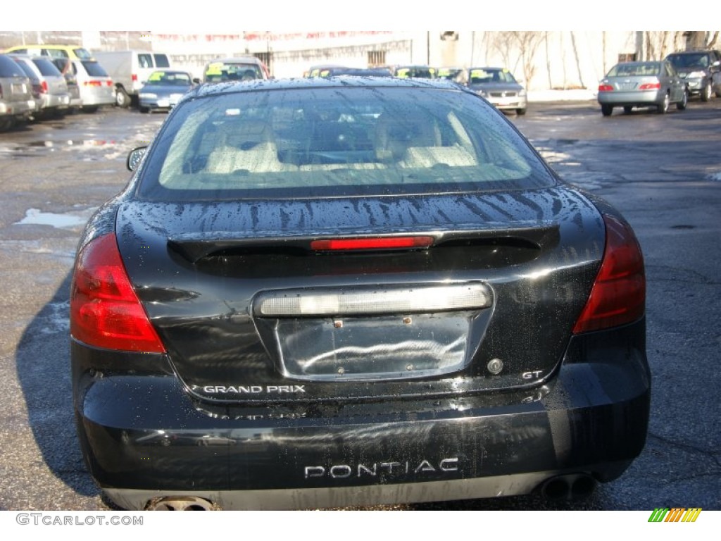 2004 Grand Prix GT Sedan - Black / Dark Taupe photo #5