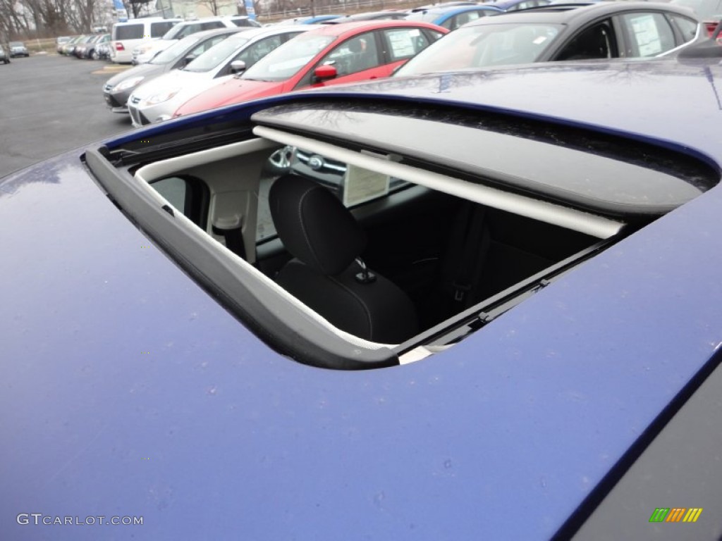 2012 Focus SE 5-Door - Sonic Blue Metallic / Charcoal Black photo #10