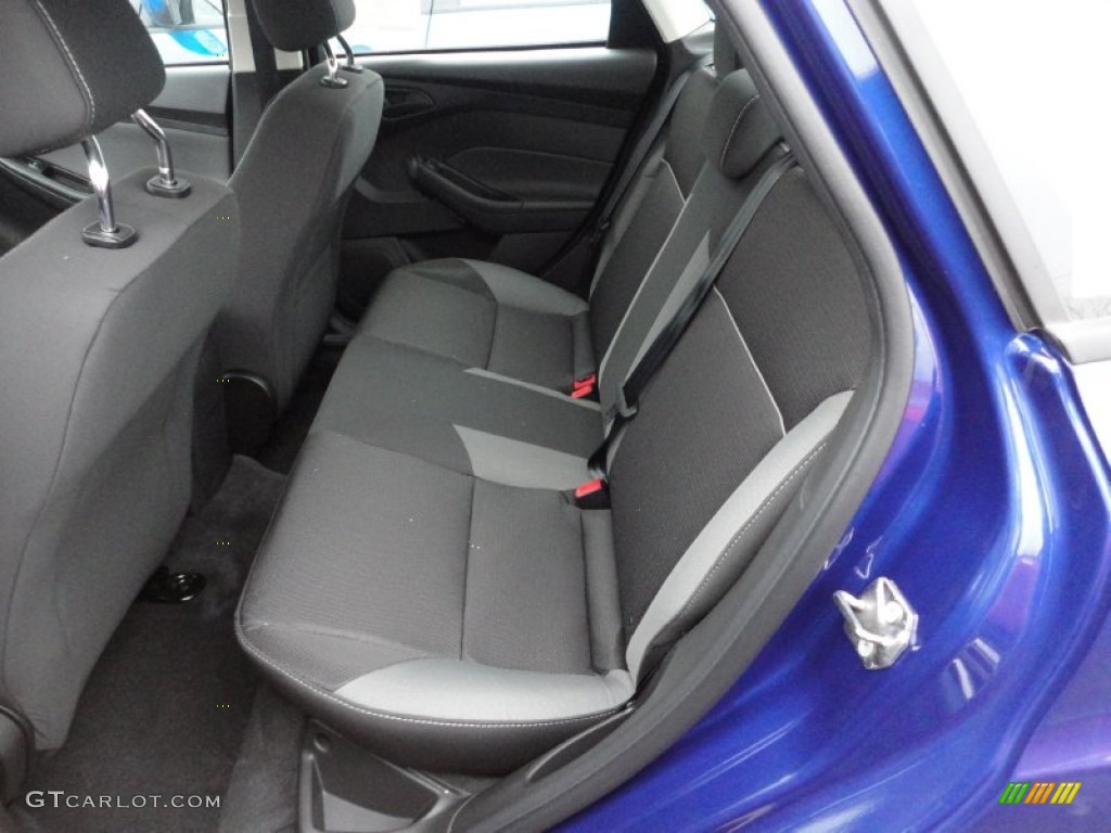 2012 Focus SE Sedan - Sonic Blue Metallic / Charcoal Black photo #8