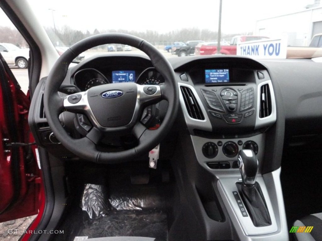 2012 Focus SE Sport 5-Door - Red Candy Metallic / Charcoal Black photo #12