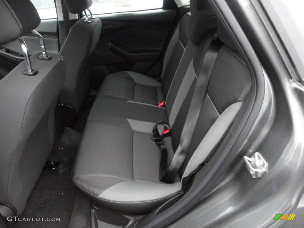 2012 Focus SE 5-Door - Sterling Grey Metallic / Charcoal Black photo #7