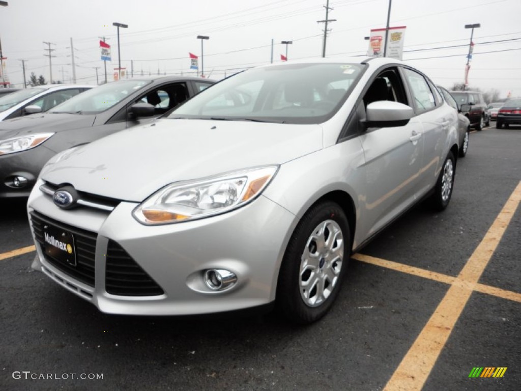 2012 Focus SE Sedan - Ingot Silver Metallic / Charcoal Black photo #1