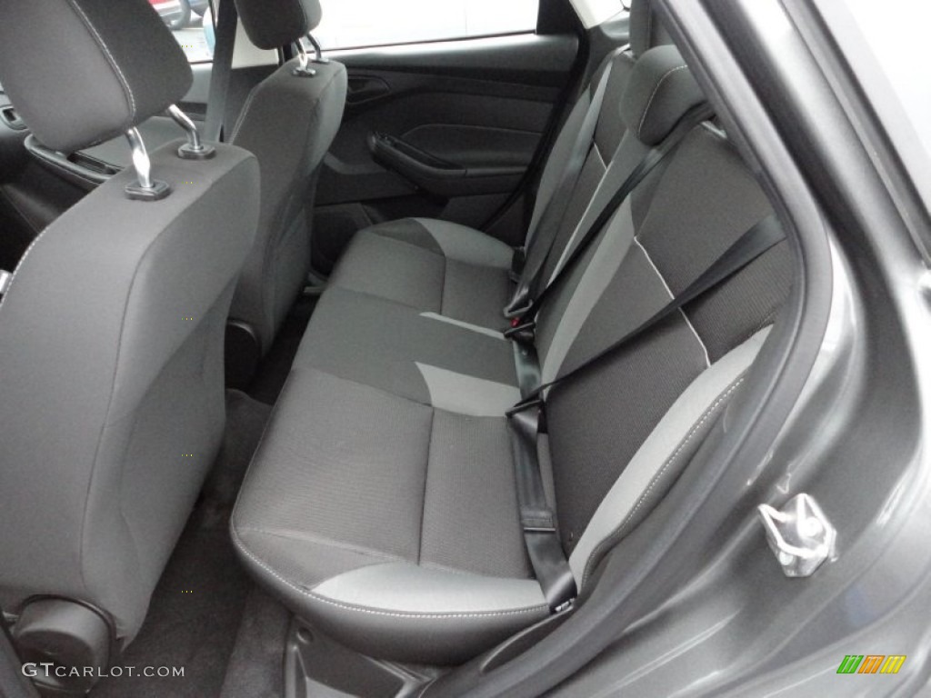 2012 Focus SE Sedan - Sterling Grey Metallic / Charcoal Black photo #11