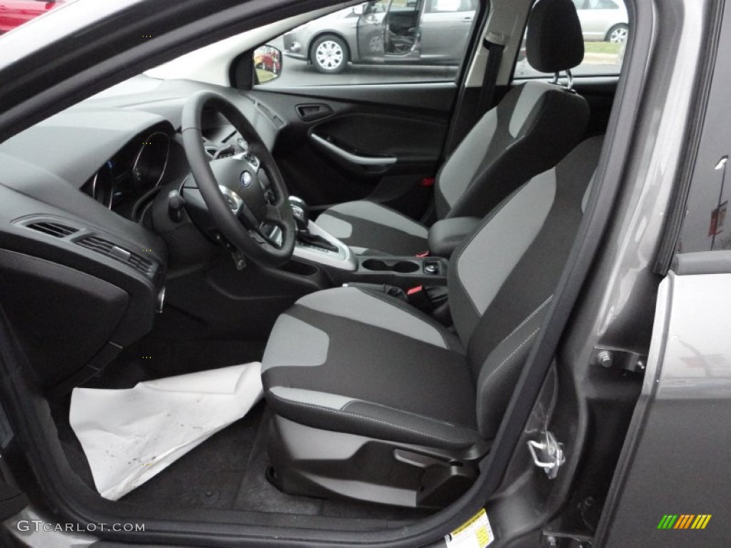 2012 Focus SE Sport Sedan - Sterling Grey Metallic / Two-Tone Sport photo #10