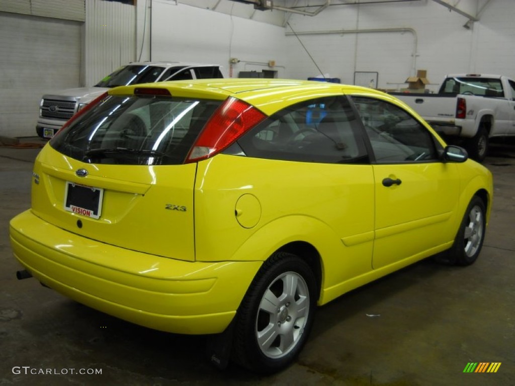 2005 Focus ZX3 SES Coupe - Egg Yolk Yellow / Charcoal/Charcoal photo #2