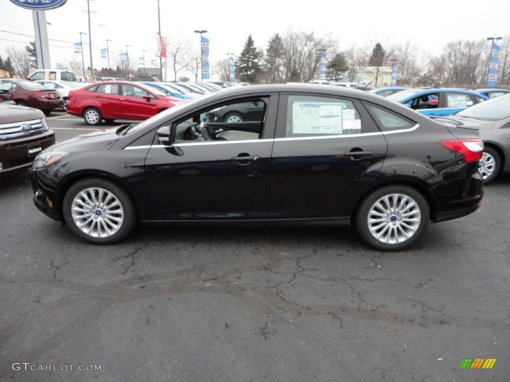 2012 Focus Titanium Sedan - Tuxedo Black Metallic / Arctic White Leather photo #2